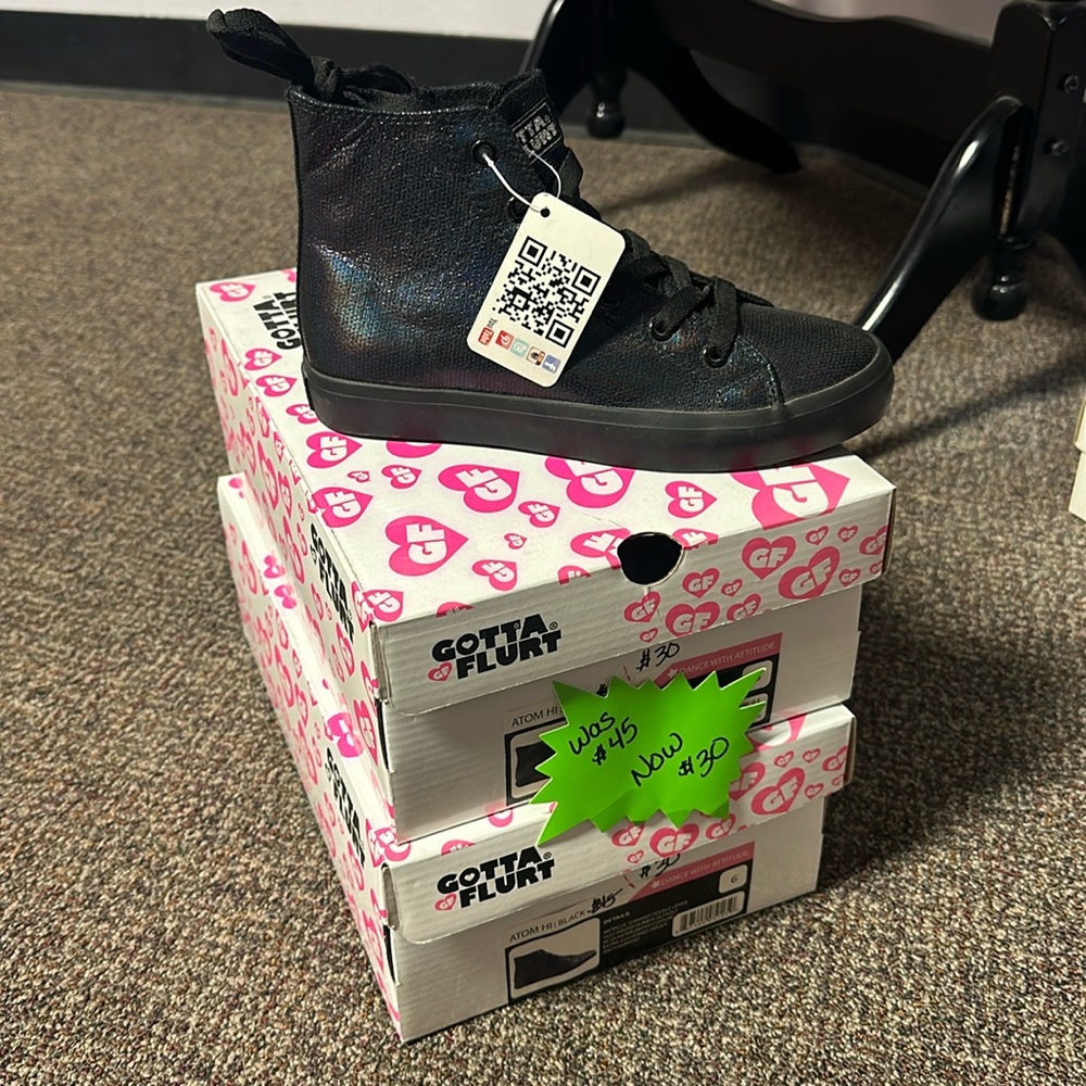 Sparkly hightop shoe